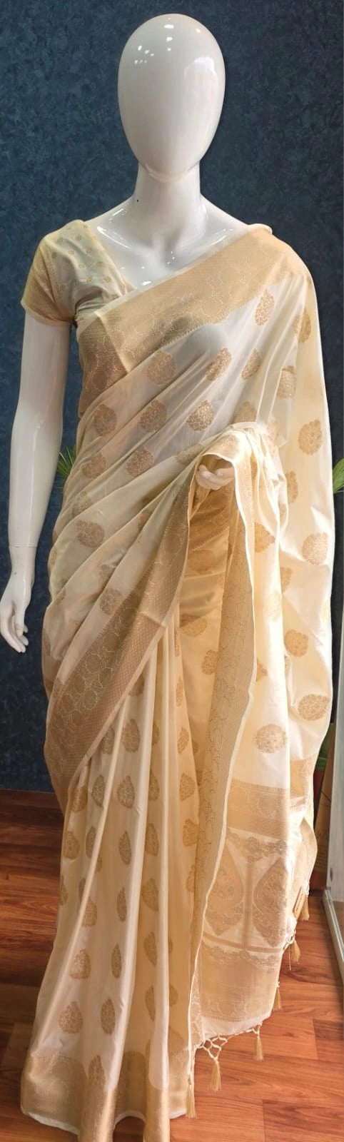 Semi Dola Silk - Off White