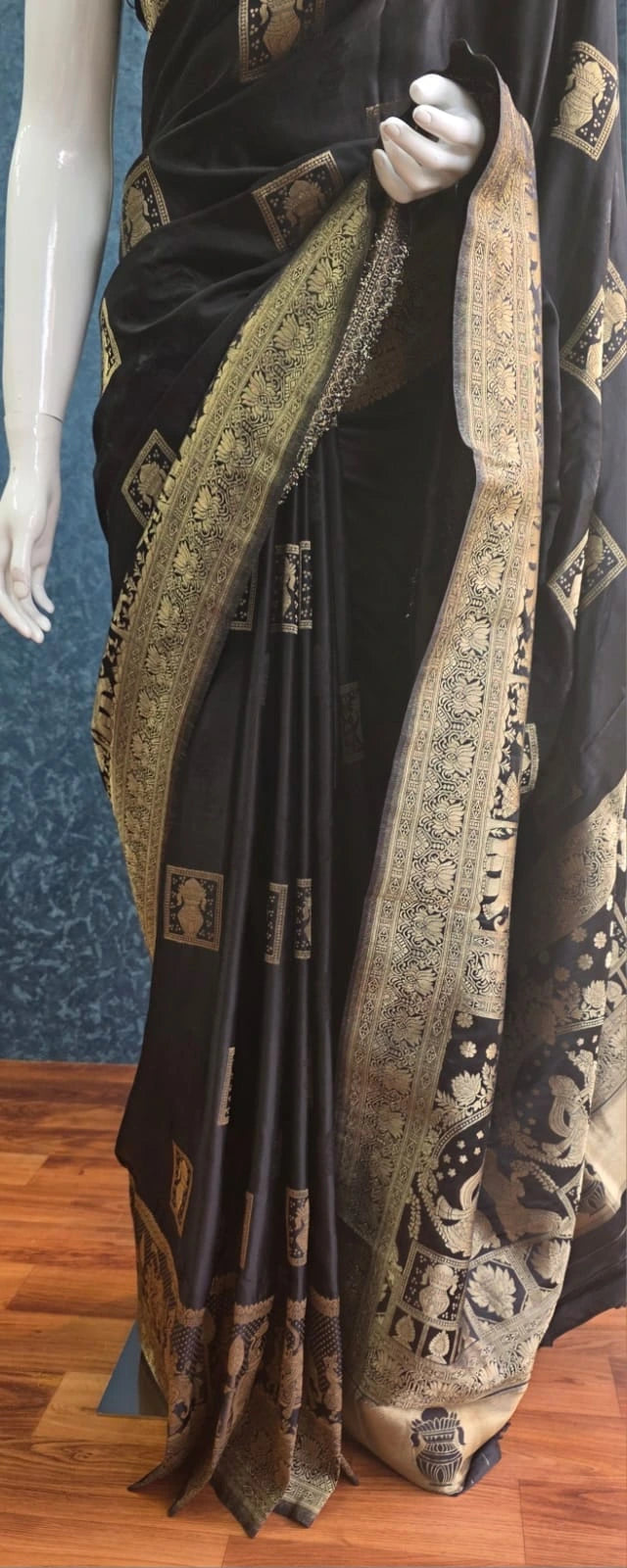 Banarasi Mushroo - Black
