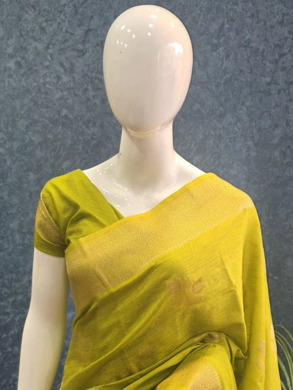 Pani Self Red Semi Silk Saree