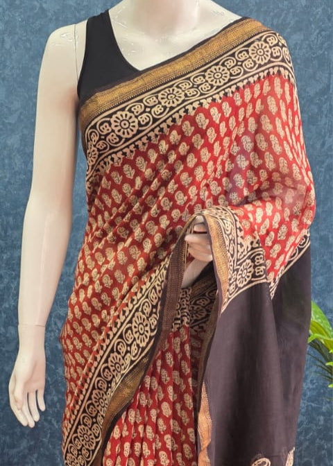 Contrast Deep red Black Maheshwari Silk Saree