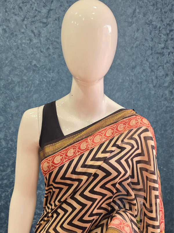 Zigzag Black Cream Maheshwari Silk Saree