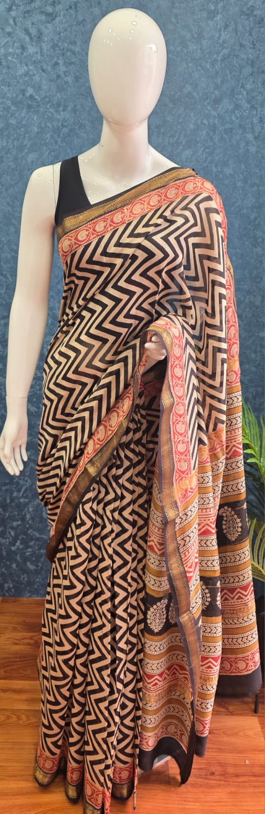 Maheshwari Silk  Black  Cream Zigzag